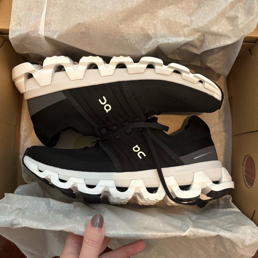 On Cloudswift 3 Sneakers - Black, size 9.5 - never worn, NIB